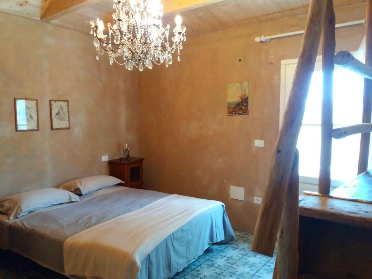 Agriturismo Di Charme E Ristorante Stallato Il Filo Di Paglia Carro Exterior foto